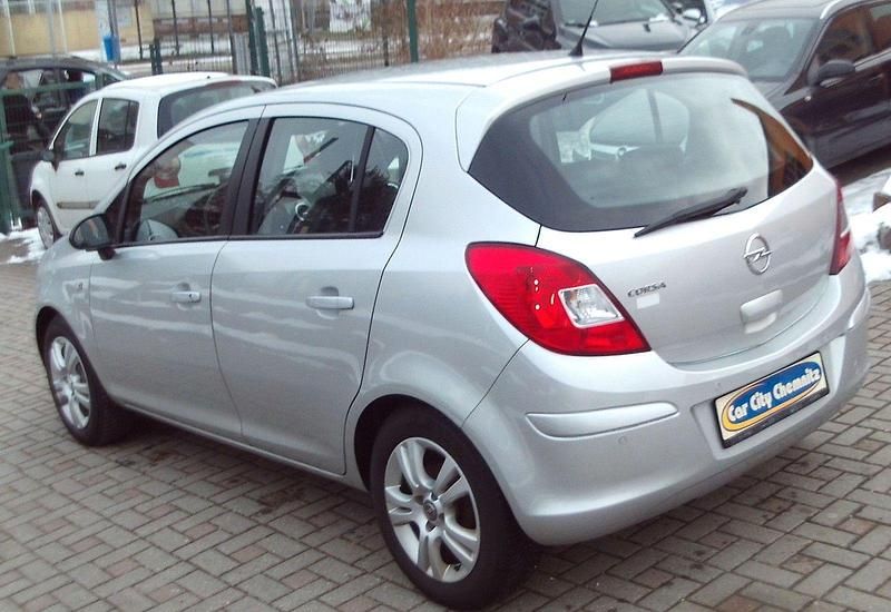 Gebraucht Opel Corsa Innovation 101 PS (74 kW) 2014 Silber Limousine