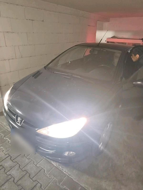 Gebraucht Peugeot 206 CC 101 PS (74 kW) 2008 Cabrio