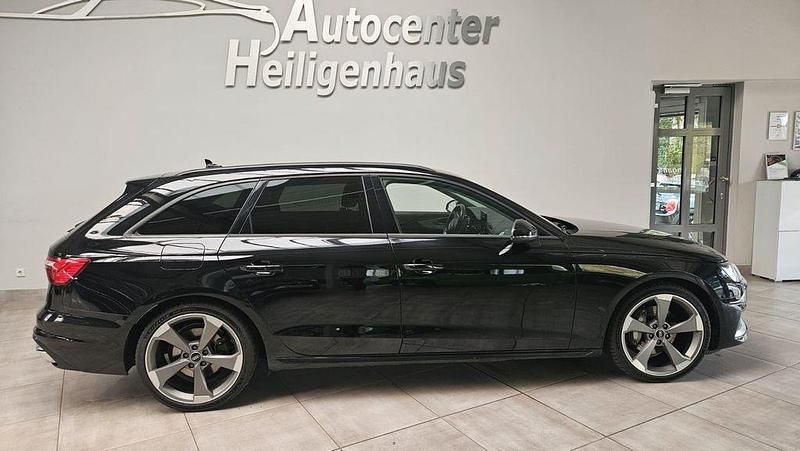 Second-hand Audi A4 Advanced 204 CP (150 kW) 2023 Negru Break