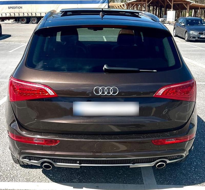 Second-hand Audi Q5 S-line plus 239 CP (175 kW) 2010 Maro SUV