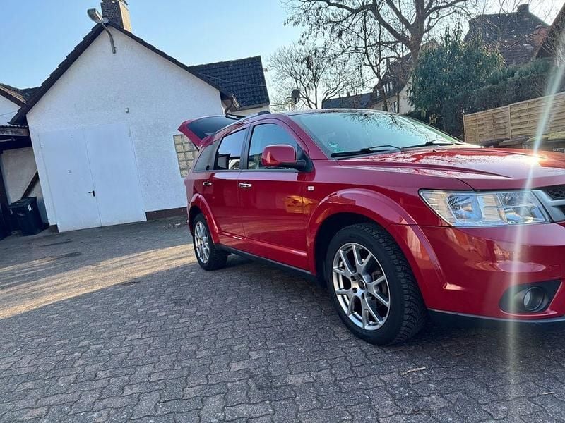 Gebraucht Fiat Freemont 170 PS (125 kW) 2012 Rot SUV