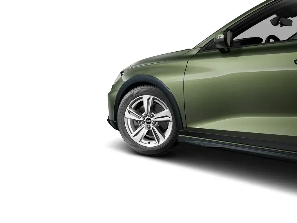Używany Audi A3 150 KM (110 kW) 2025 Zielony Sedan/Limuzyna