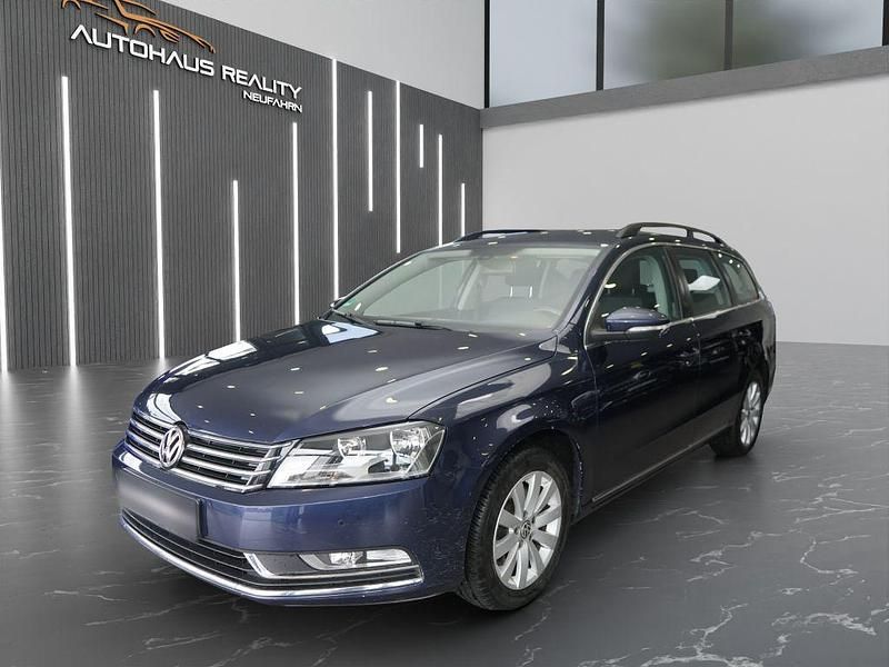 Gebraucht VW Passat Comfortline 122 PS (89 kW) 2010 Blau Limousine