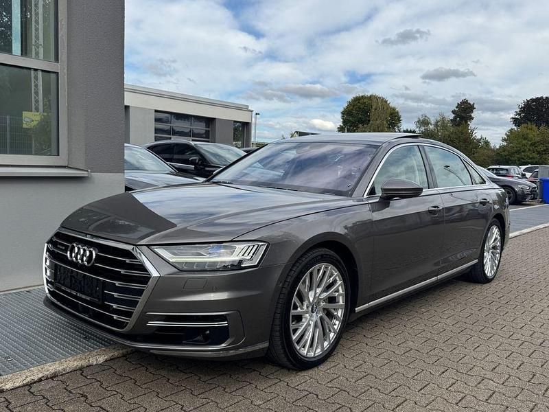 Grau Gebraucht 2019 Audi A8L Sport Limousine | 39.990 € (Teuer) - Bild 1/4