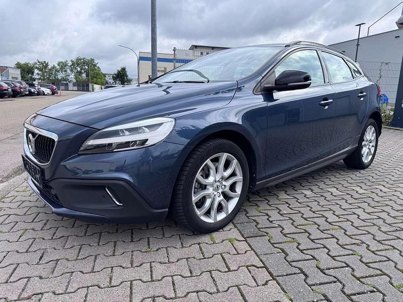 Denim blue Gebraucht 2017 Volvo V40 Plus Kombi | 16.980 € (Etwas zu teuer) - Bild 1/4