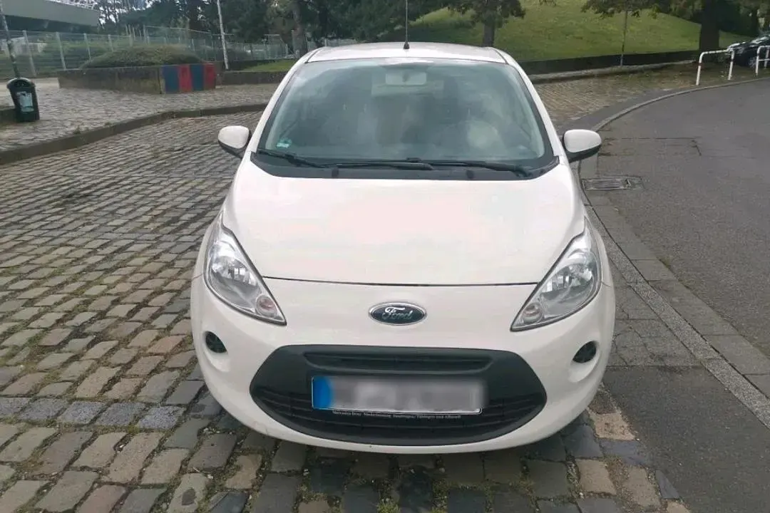Gebraucht Ford Ka 69 PS (50 kW) 2013 Weiß Kleinwagen