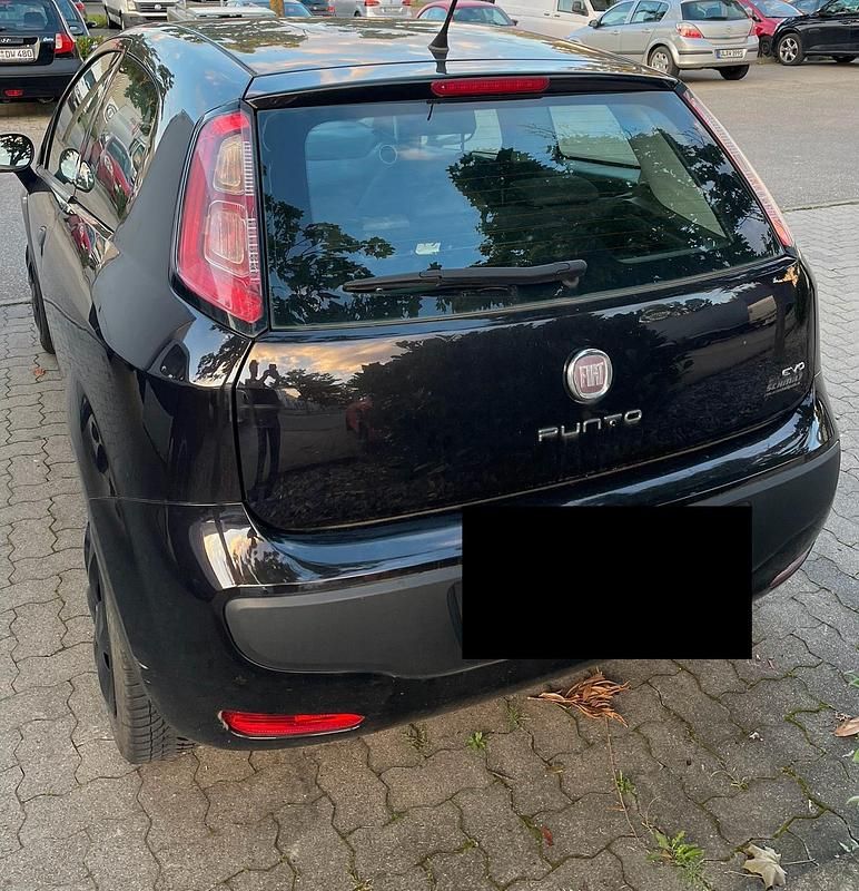 Schwarz Gebraucht 2010 Fiat Punto Kleinwagen | 1.200 € (Guter Preis) - Bild 1/4