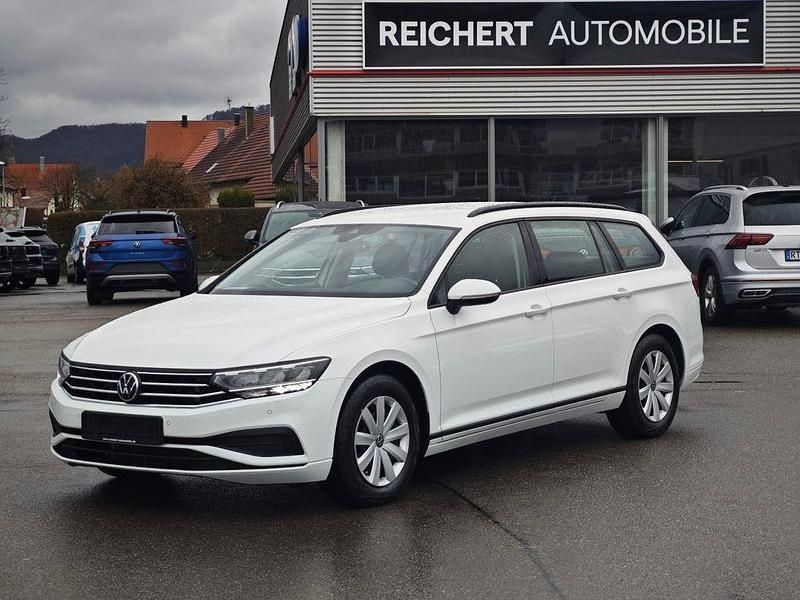 Gebraucht VW Passat Conceptline 150 PS (110 kW) 2022 Weiß Kombi