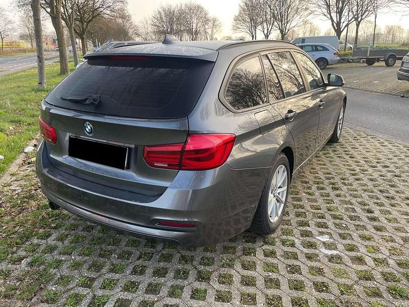 Gebraucht BMW 316 Advantage 116 PS (85 kW) 2017 Silber Kombi