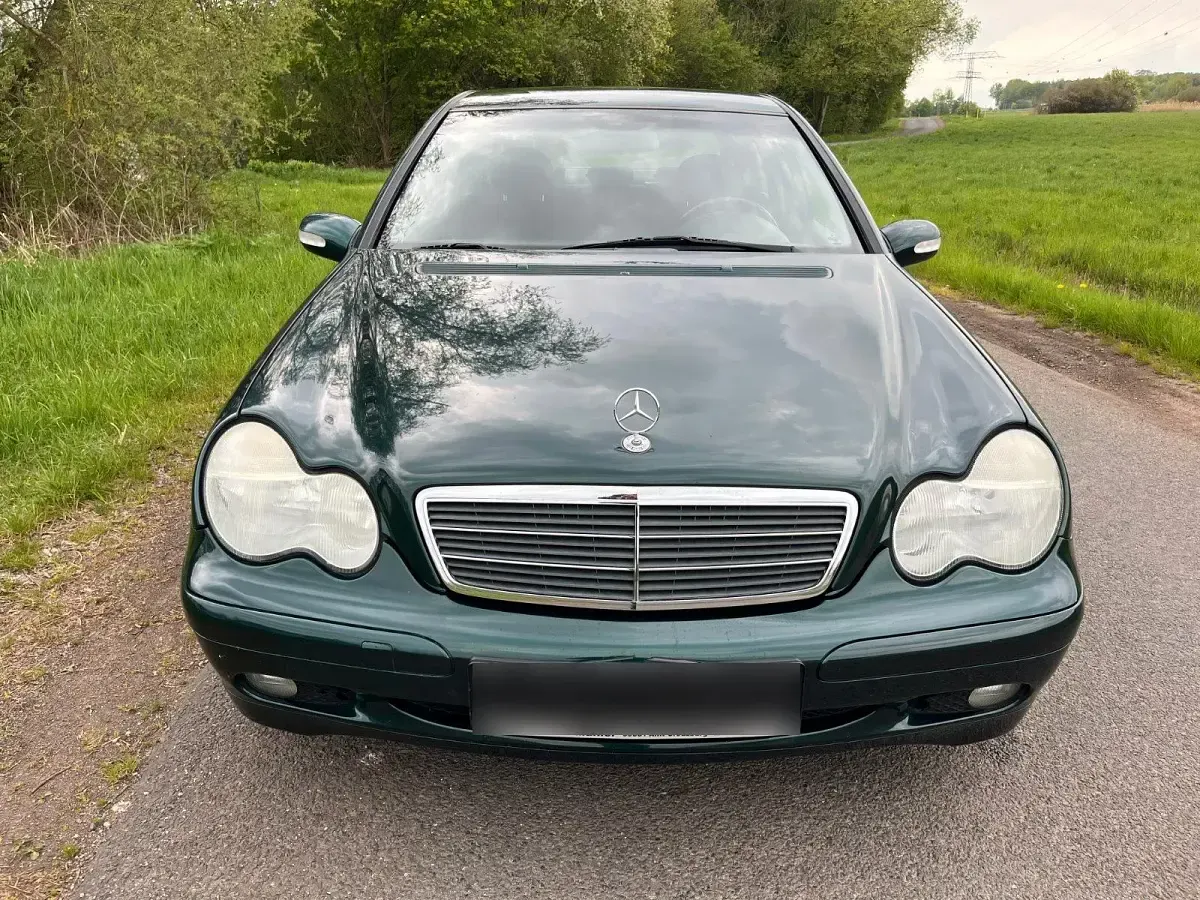 Second-hand Mercedes C220 143 CP (105 kW) 2001 Verde Berlinǎ
