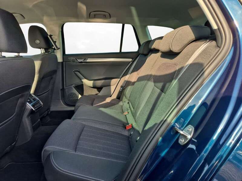 Gebraucht Skoda Superb Style 218 PS (160 kW) 2022 Blau Kombi