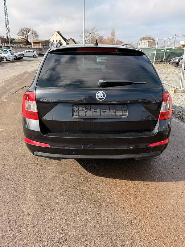 Gebraucht Skoda Octavia 110 PS (80 kW) 2014 Schwarz Kleinwagen