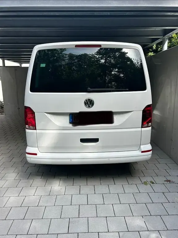 Gebraucht VW Multivan 136 PS (100 kW) 2020 Weiß Van / Kleinbus