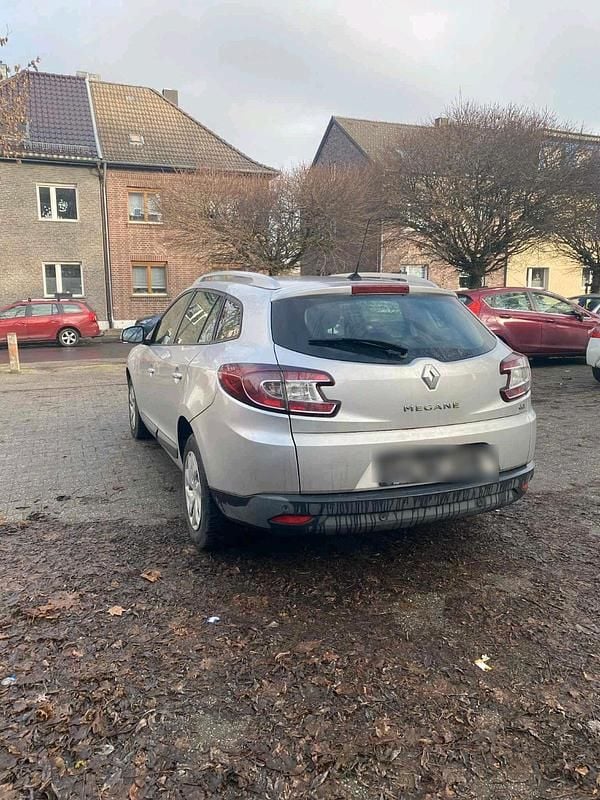 Grau Gebraucht 2012 Renault Mégane GrandTour Kombi | 2.350 € (Superpreis) - Bild 1/4