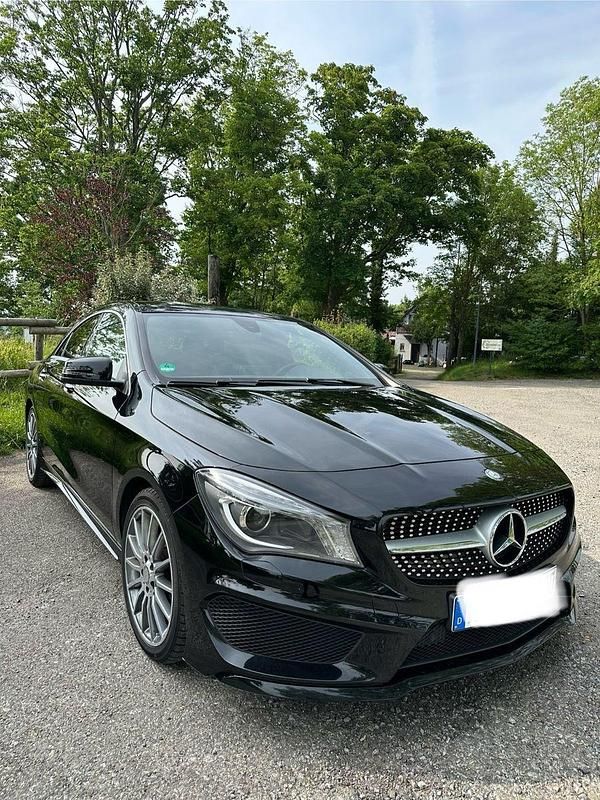 Schwarz Gebraucht 2016 Mercedes CLA200 AMG line Coupé | 18.400 € (Fairer Preis) - Bild 1/4