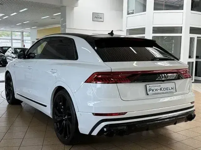 Używany Audi Q8 S-line plus 286 KM (210 kW) 2019 Biały SUV