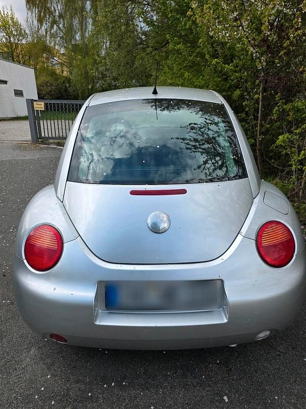 Second-hand VW New Beetle 115 CP (84 kW) 2000 Argintiu Hatchback