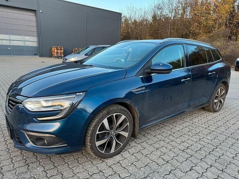 Blau Gebraucht 2019 Renault Mégane IV Bose Edition Limousine | 7.900 € (Superpreis) - Bild 1/4