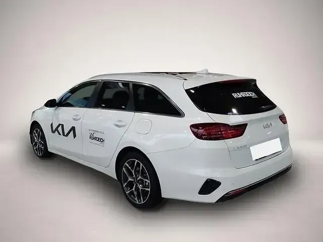 Gebraucht Kia Ceed Sportswagon Platinum 140 PS (102 kW) 2025 Manufacturer Kombi