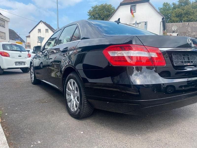 Gebraucht Mercedes E200 136 PS (100 kW) 2013 Schwarz Limousine