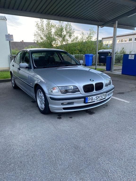 Silber Gebraucht 2000 BMW 318 Performance Limousine | 2.450 € (Fairer Preis) - Bild 1/4
