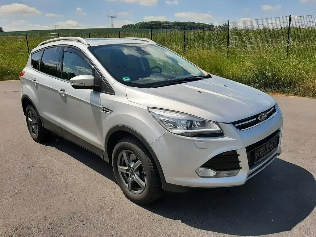 Gebraucht Ford Kuga Titanium 179 PS (131 kW) 2015 Silber SUV