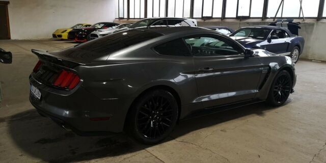 Gebraucht Ford Mustang GT 422 PS (310 kW) 2016 Schwarz metallic Coupé