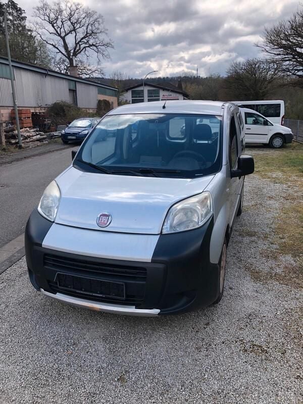 Grau Gebraucht 2009 Fiat Fiorino Van / Kleinbus | 3.600 € (Fairer Preis) - Bild 1/4