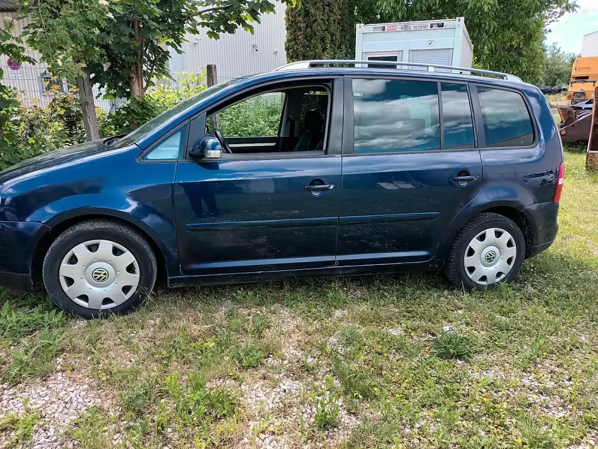 Gebraucht VW Touran 116 PS (85 kW) 2026 Blau Van / Kleinbus