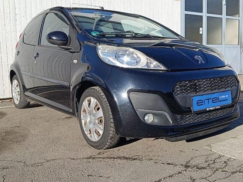 Gebraucht Peugeot 107 Active 68 PS (50 kW) 2012 Schwarz Kleinwagen