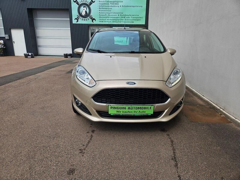 Gebraucht Ford Fiesta Trend 82 PS (60 kW) 2016 Beige Kleinwagen