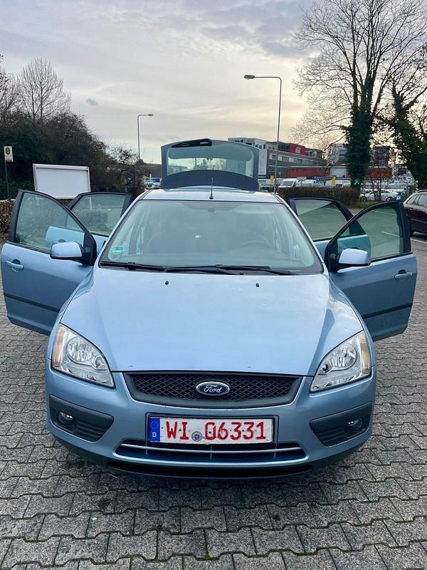 Blau Gebraucht 2007 Ford Focus Limousine | 2.499 € (Fairer Preis) - Bild 1/4