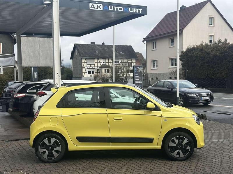 Gebraucht Renault Twingo Liberty 69 PS (50 kW) 2016 Hellgelb Kleinwagen