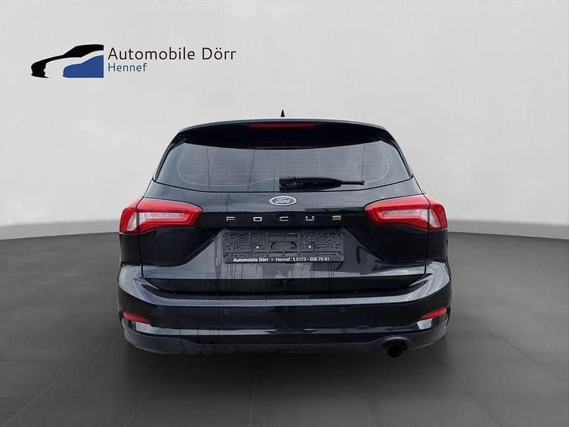 Używany Ford Focus Trend 125 KM (91 kW) 2020 Czarny Sedan/Limuzyna