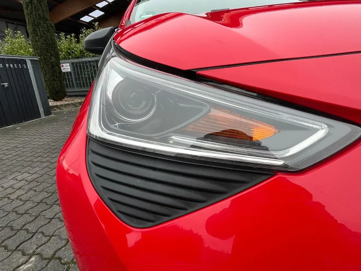 Używany Toyota Aygo 72 KM (52 kW) 2019 Czerwony Hatchback
