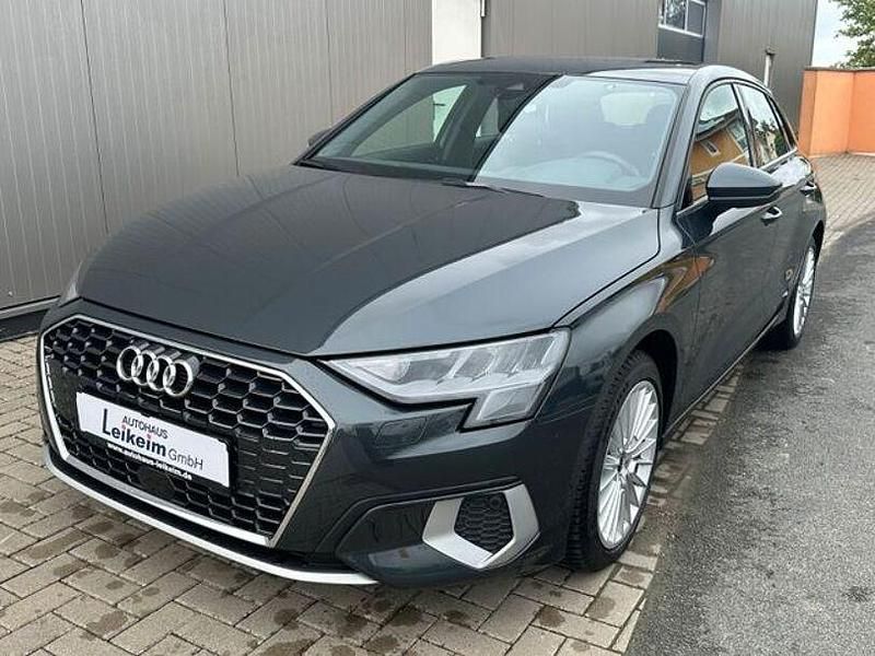 Grau Gebraucht 2024 Audi A3 Ambiente Limousine | 32.990 € (Fairer Preis) - Bild 1/4