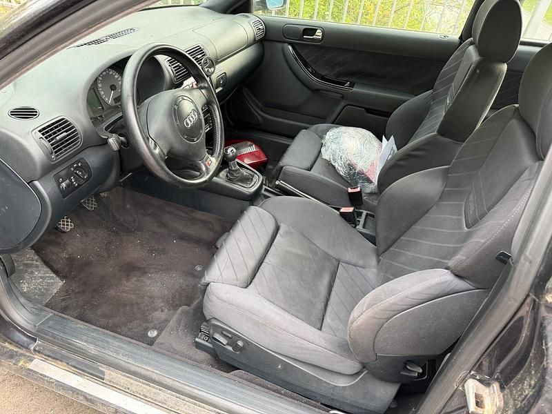 Second-hand Audi S3 209 CP (153 kW) 2000 Albastru Hatchback