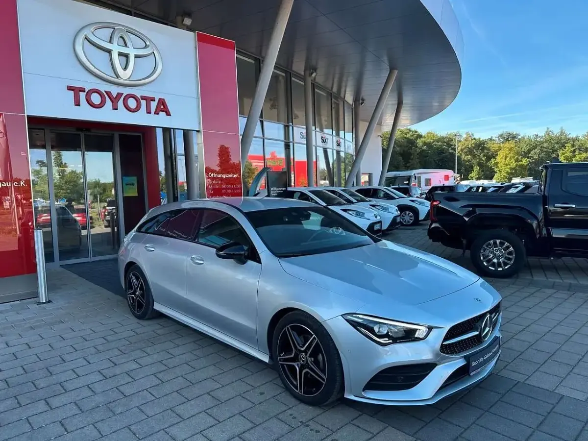 Gebraucht Mercedes CLA200 AMG 163 PS (119 kW) 2023 Iridiumsilber Coupé