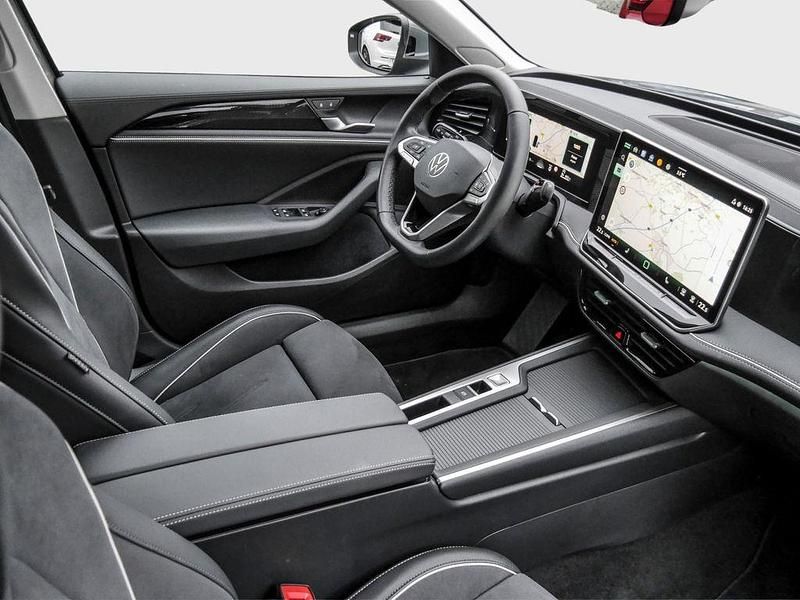 Gebraucht VW Passat Business 150 PS (110 kW) 2025 Grün Kombi