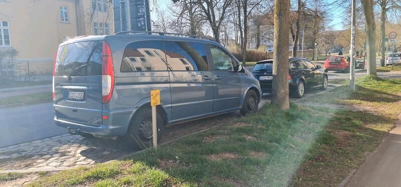 Blau Gebraucht 2004 Mercedes Viano Van / Kleinbus | 7.000 € (Superpreis) - Bild 1/4