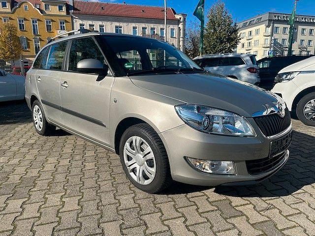 Beige Gebraucht 2013 Skoda Fabia Ambition Kleinwagen | 7.888 € (Fairer Preis) - Bild 1/4