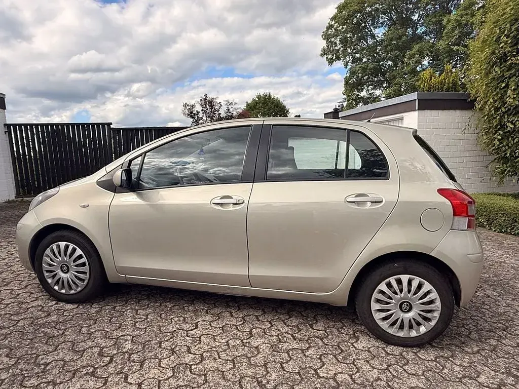 Gebraucht Toyota Yaris Cool 101 PS (74 kW) 2010 Kleinwagen