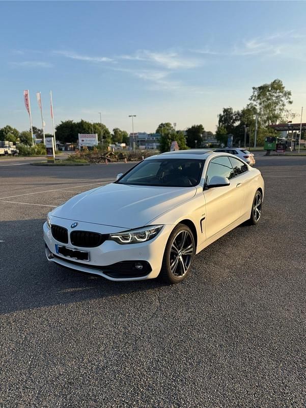 Weiß Gebraucht 2017 BMW 420 Sport Line Coupé | 26.999 € (Teuer) - Bild 1/4