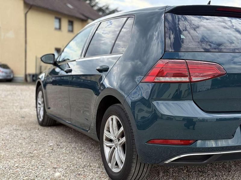 Gebraucht VW Golf VII Comfortline 116 PS (85 kW) 2017 Grün Kleinwagen