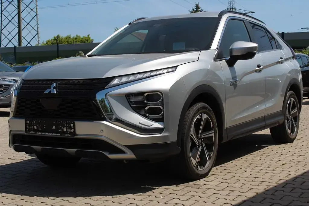 Gebraucht Mitsubishi Eclipse Cross Edition 188 PS (138 kW) 2022 Silber SUV