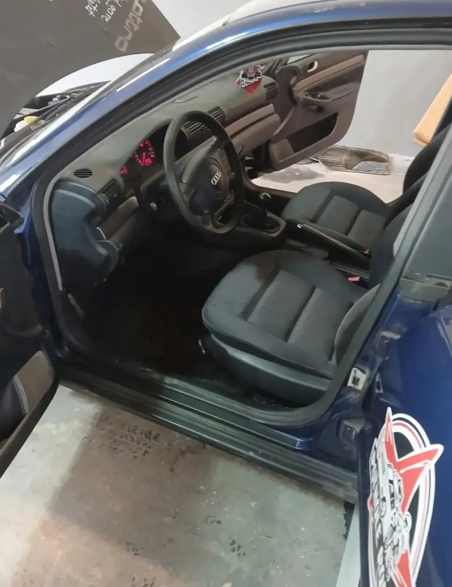Gebraucht Audi A4 101 PS (74 kW) 1998 Blau Limousine