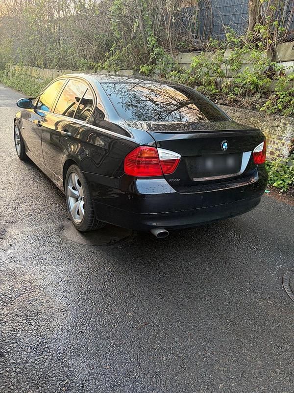 Gebraucht BMW 318 129 PS (94 kW) 2005 Schwarz Kleinwagen