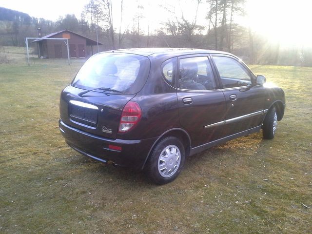 Gebraucht Daihatsu Sirion 58 PS (42 kW) 2002 Schwarz metallic Kleinwagen