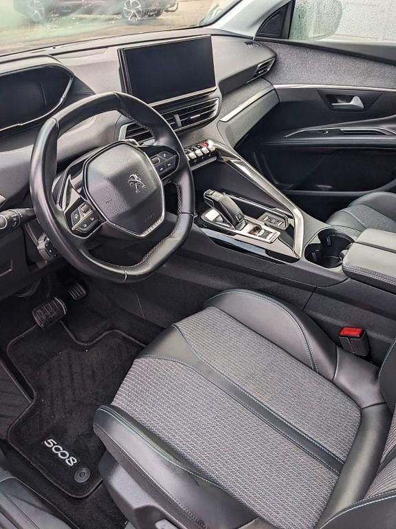 Gebraucht Peugeot 5008 Allure 131 PS (96 kW) 2021 Unbekannt (metallic) SUV