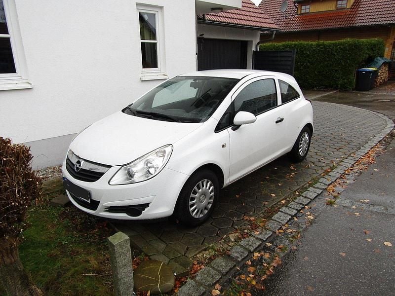Weiß Gebraucht 2009 Opel Corsa Selection Kleinwagen | 990 € (Superpreis) - Bild 1/4